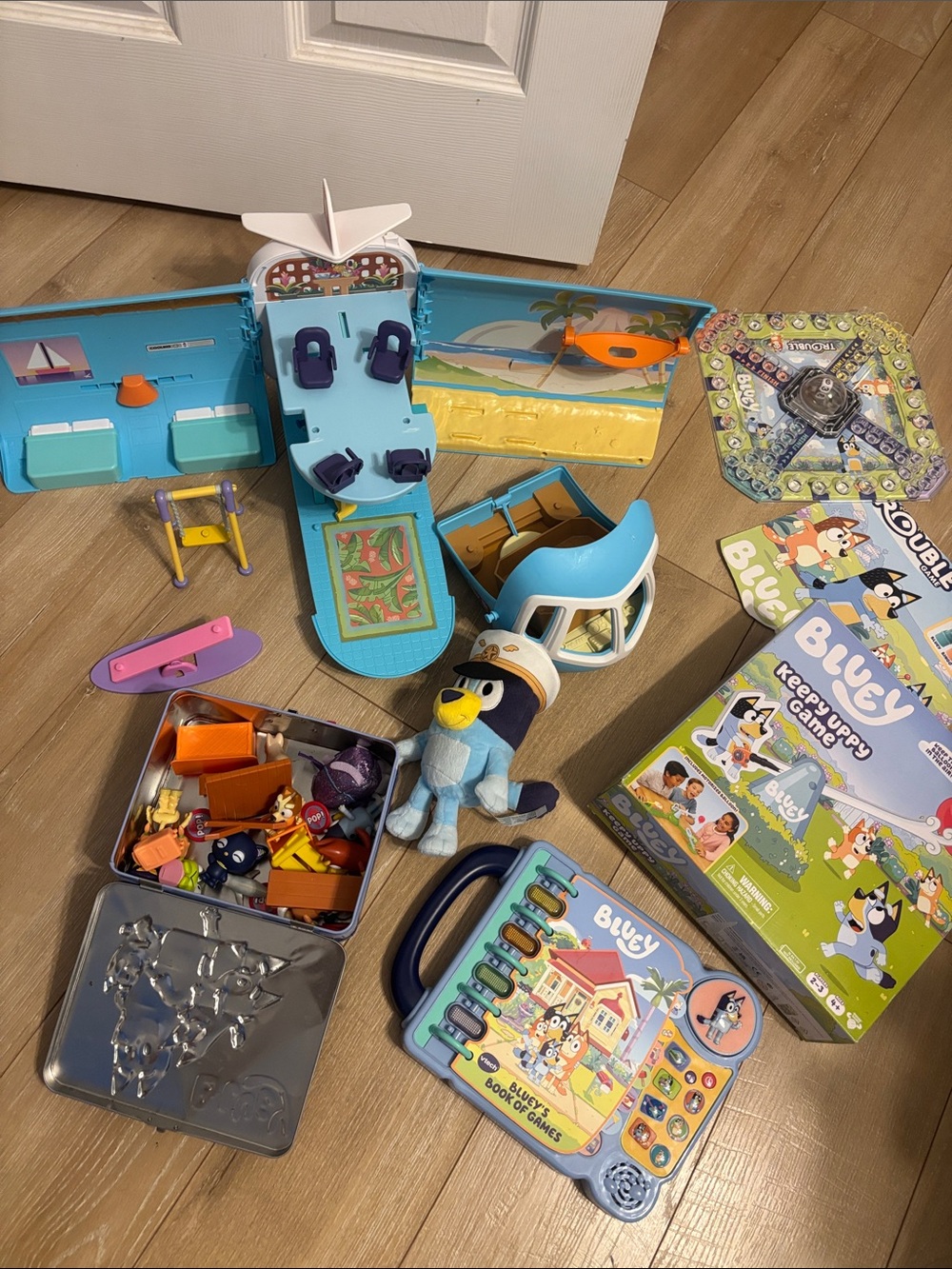 Bluey Bundle! Figures, games, storage and electronic book game.